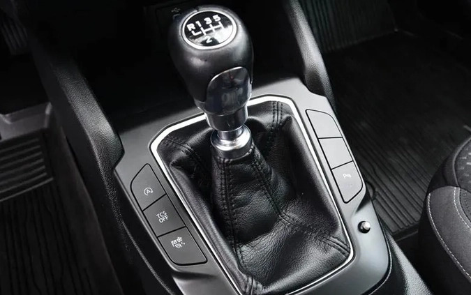 Ford Focus cena 47900 przebieg: 180000, rok produkcji 2019 z Nowy Targ małe 704